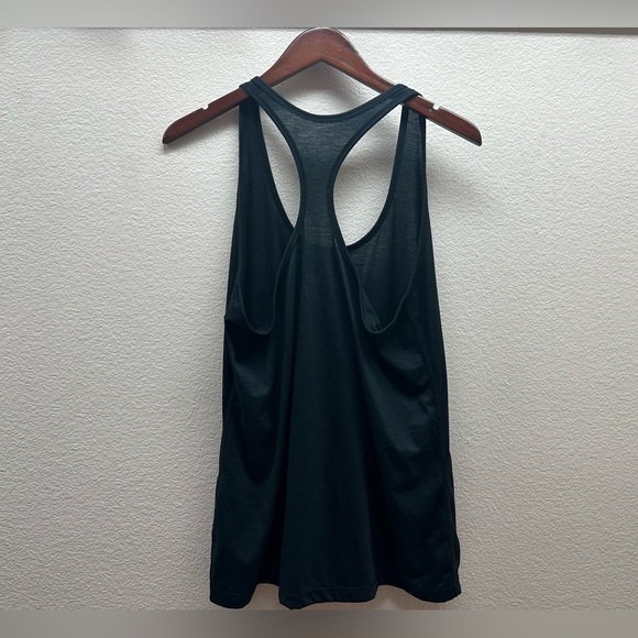 Women’s Nike Tank Top - Picture 2 of 4